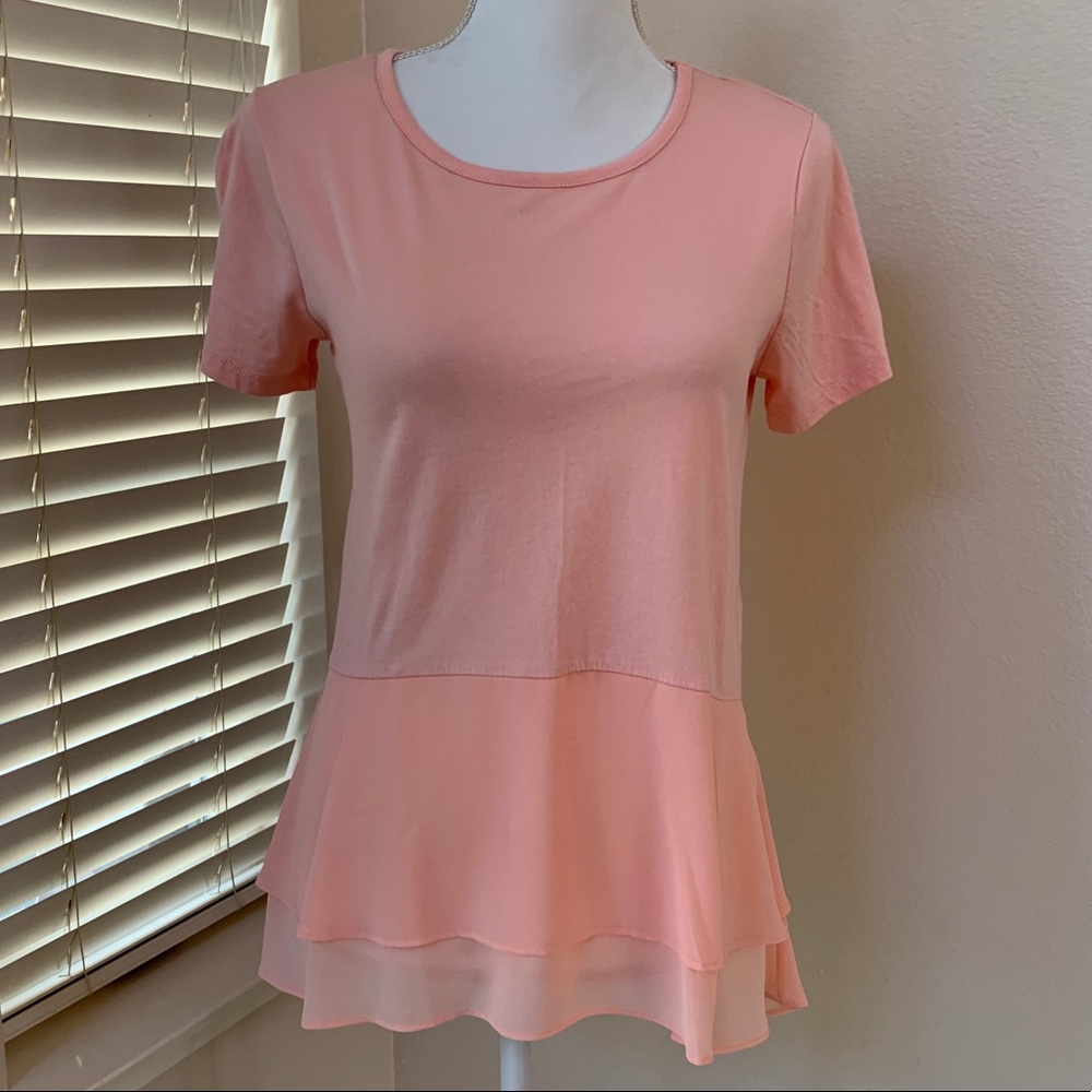 Michael Kors Peach Ruffle Bottom Scoop Neck Tee SZ M